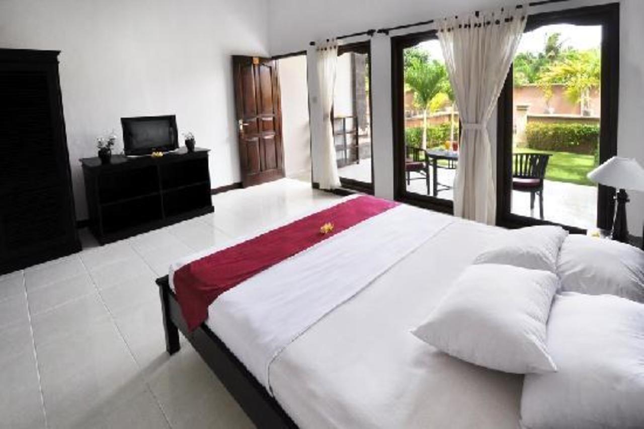 Bali Breezz Hotel Jimbaran Екстериор снимка