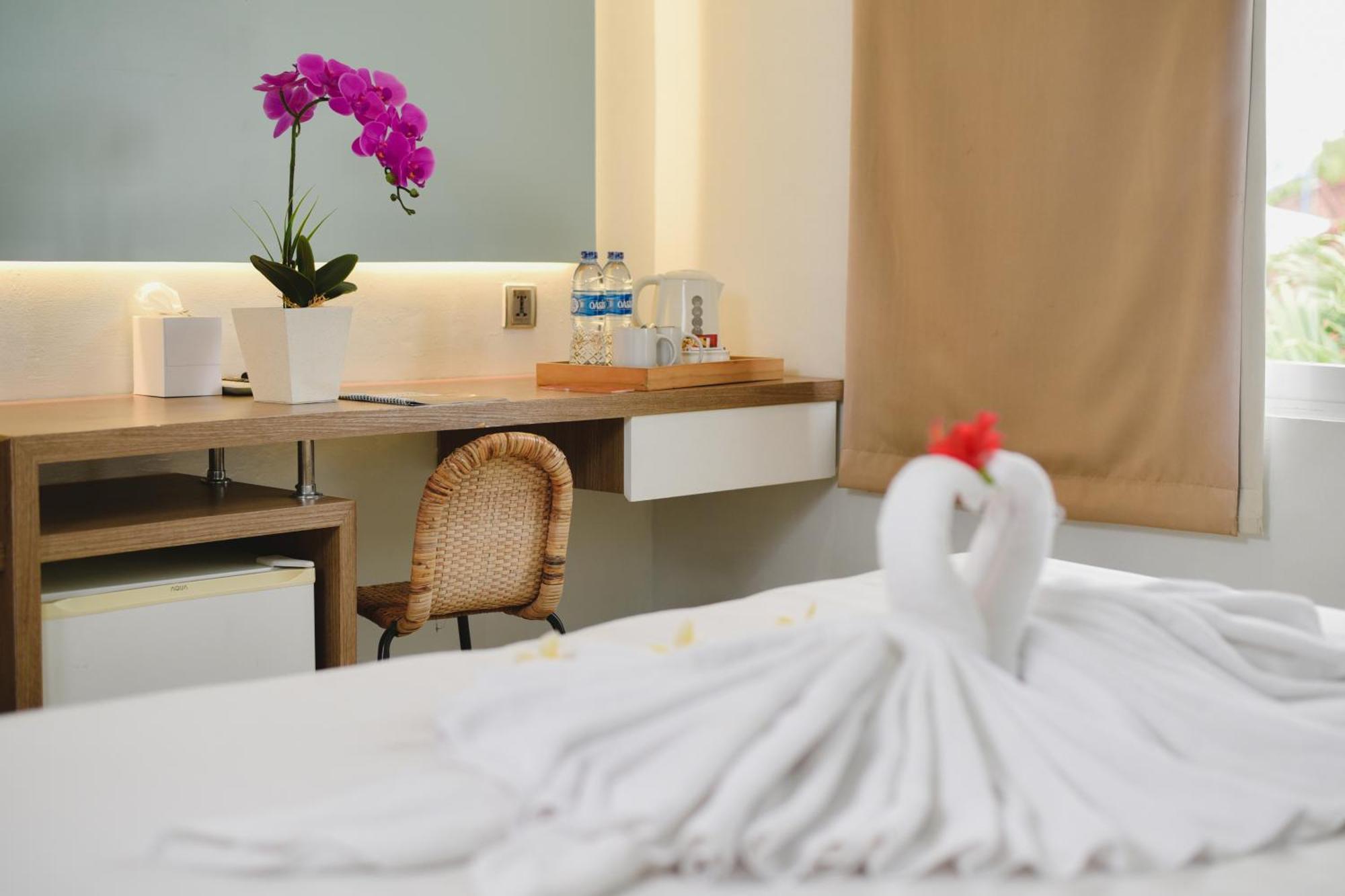 Bali Breezz Hotel Jimbaran Екстериор снимка