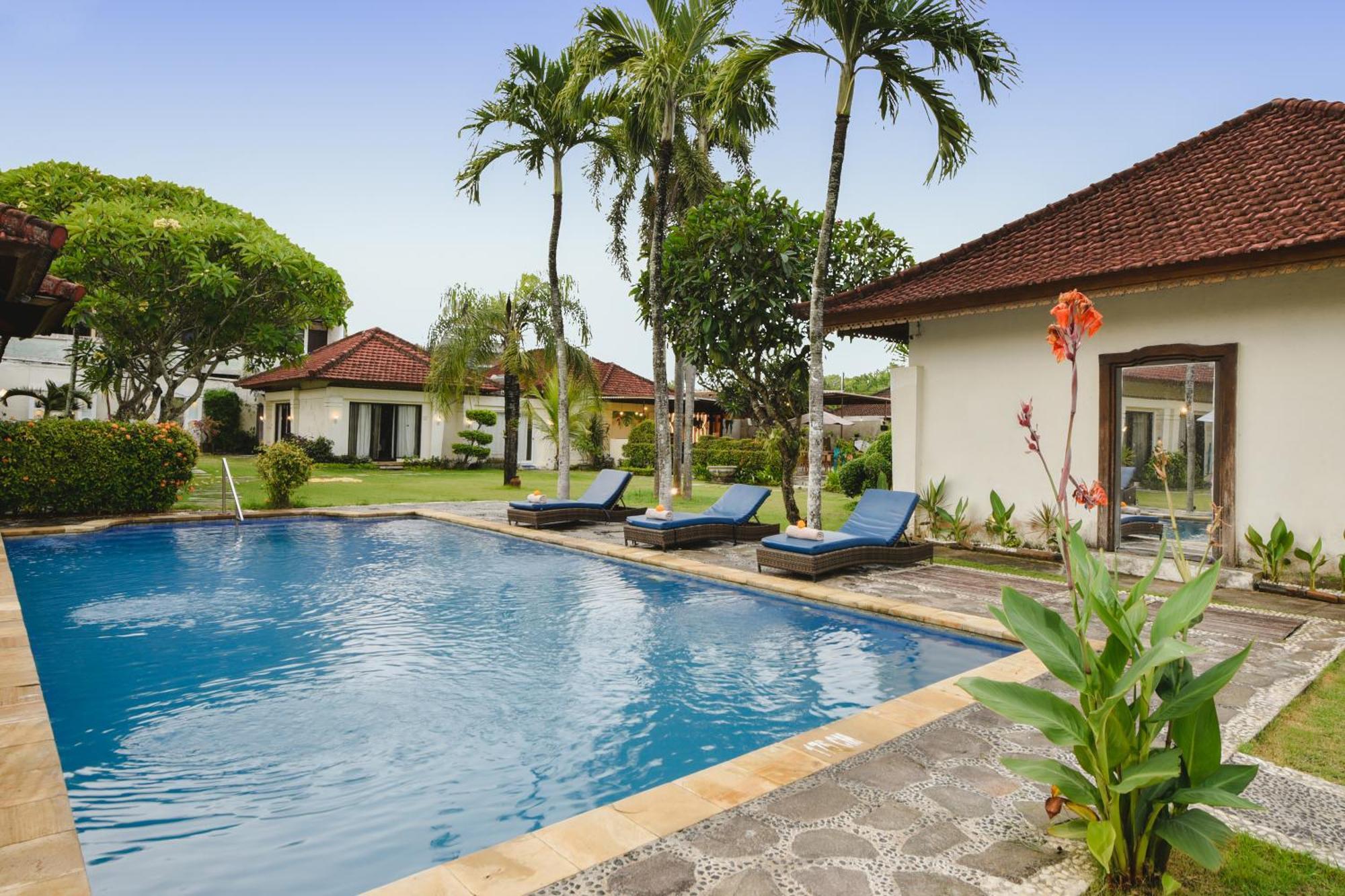 Bali Breezz Hotel Jimbaran Екстериор снимка