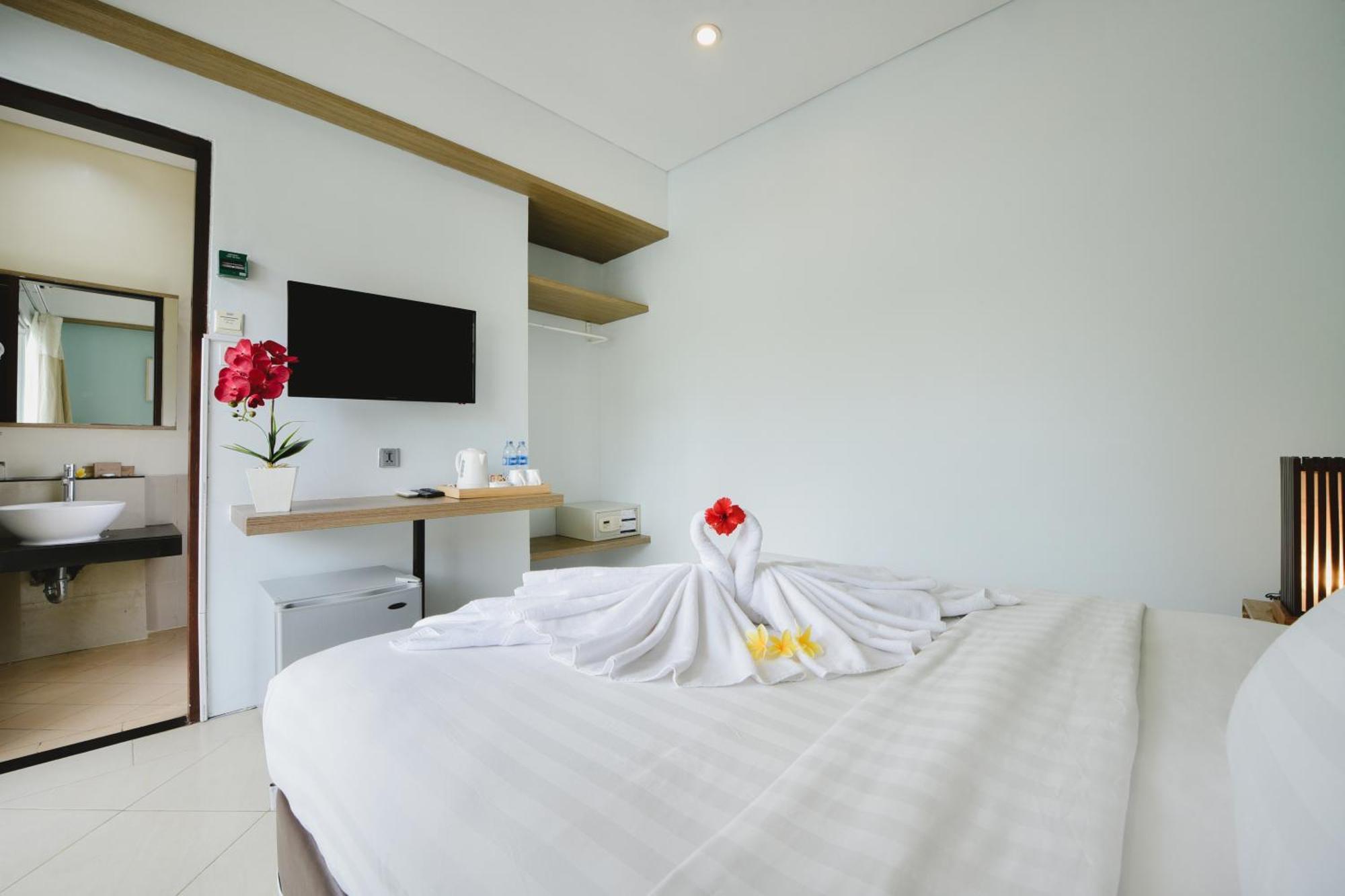 Bali Breezz Hotel Jimbaran Екстериор снимка