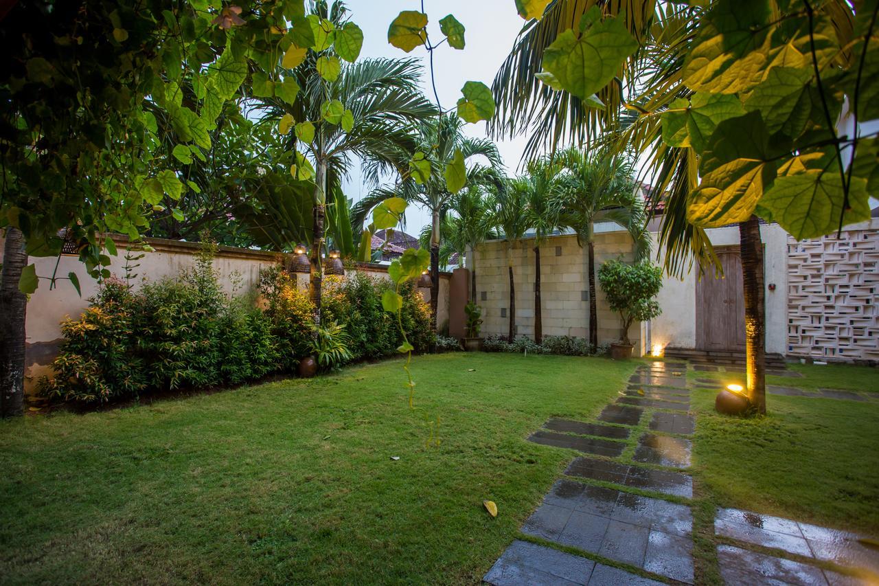 Bali Breezz Hotel Jimbaran Екстериор снимка