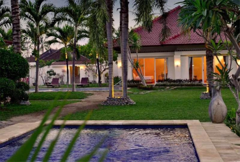 Bali Breezz Hotel Jimbaran Екстериор снимка