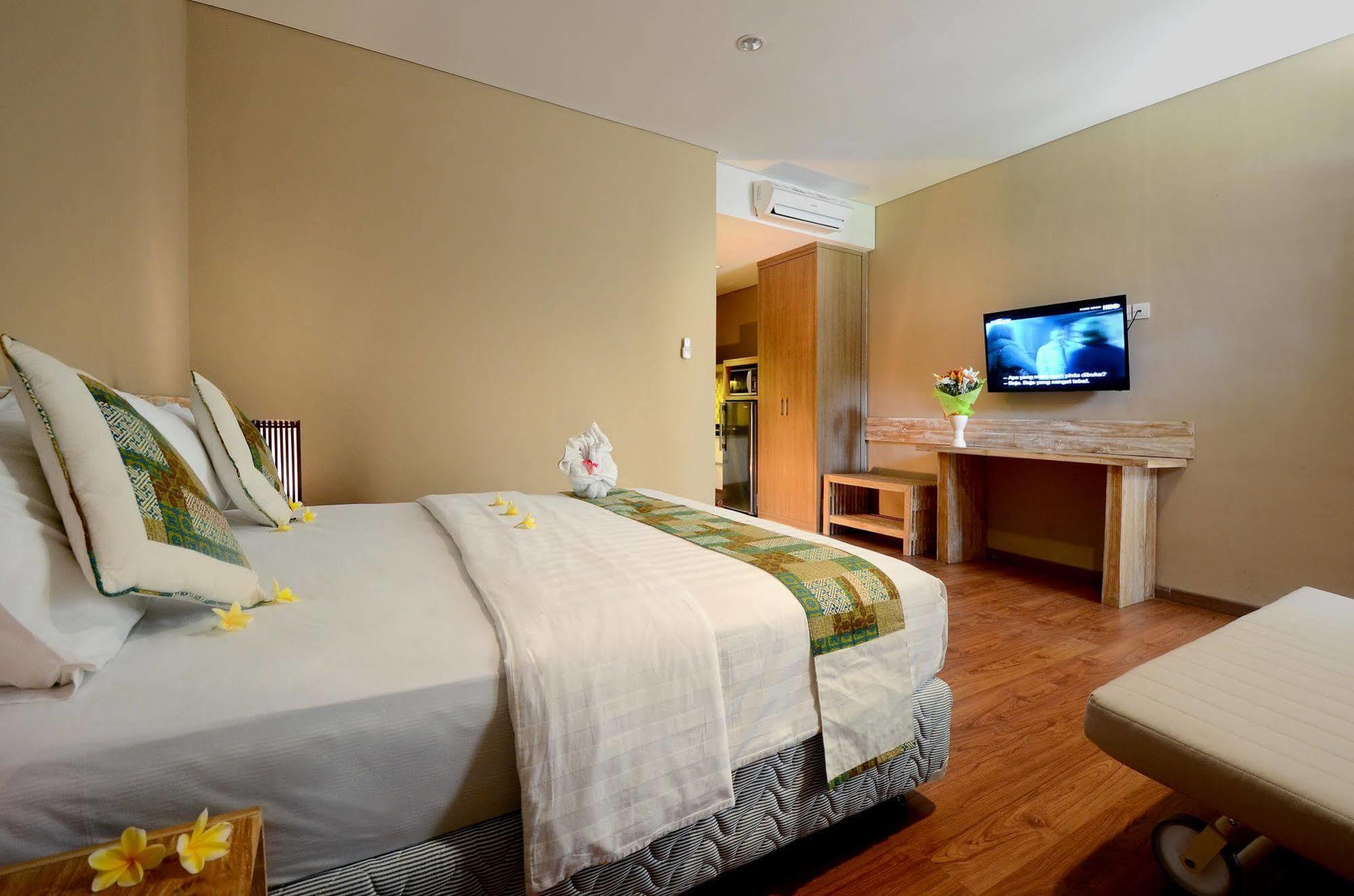 Bali Breezz Hotel Jimbaran Екстериор снимка