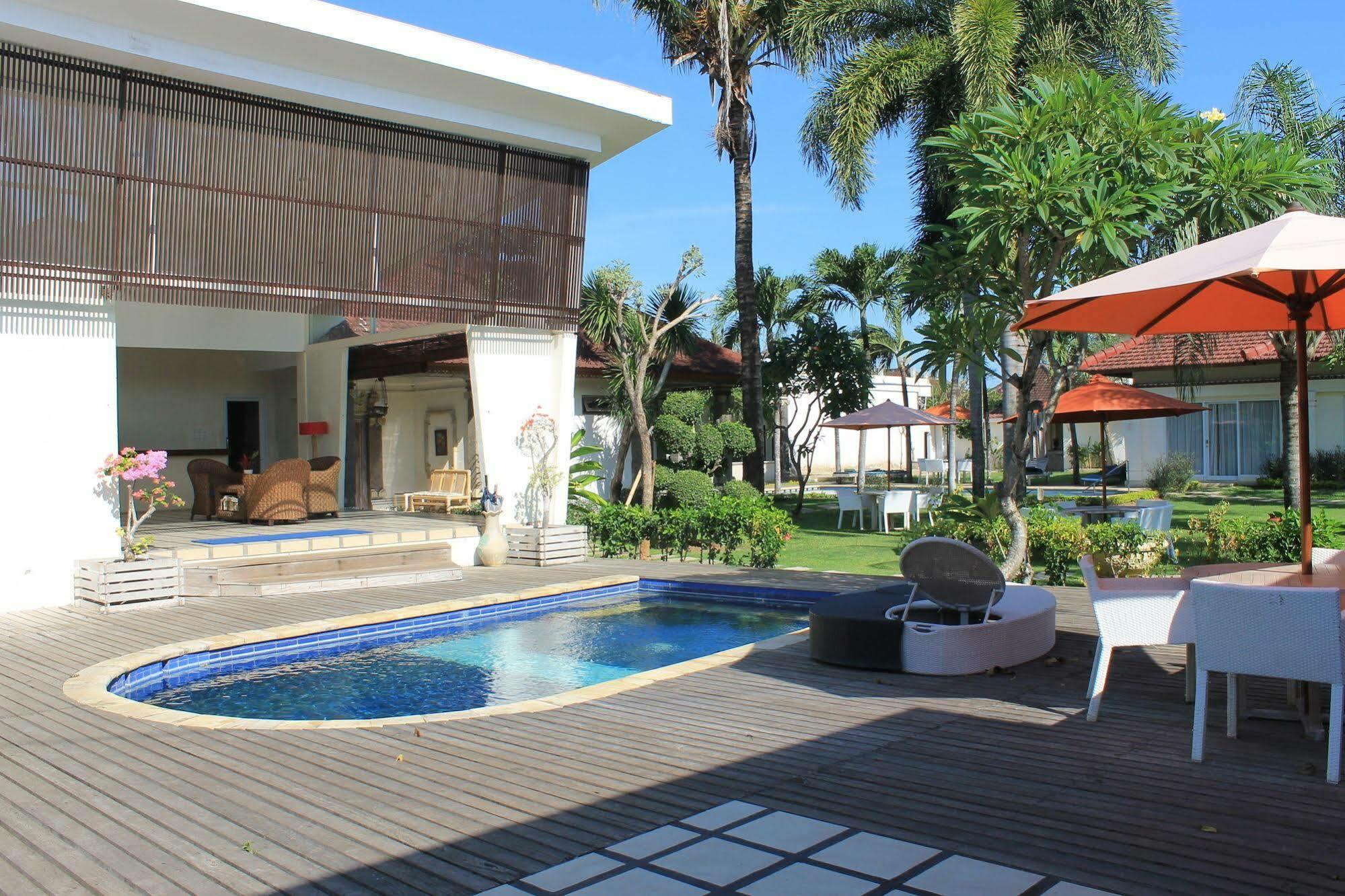 Bali Breezz Hotel Jimbaran Екстериор снимка